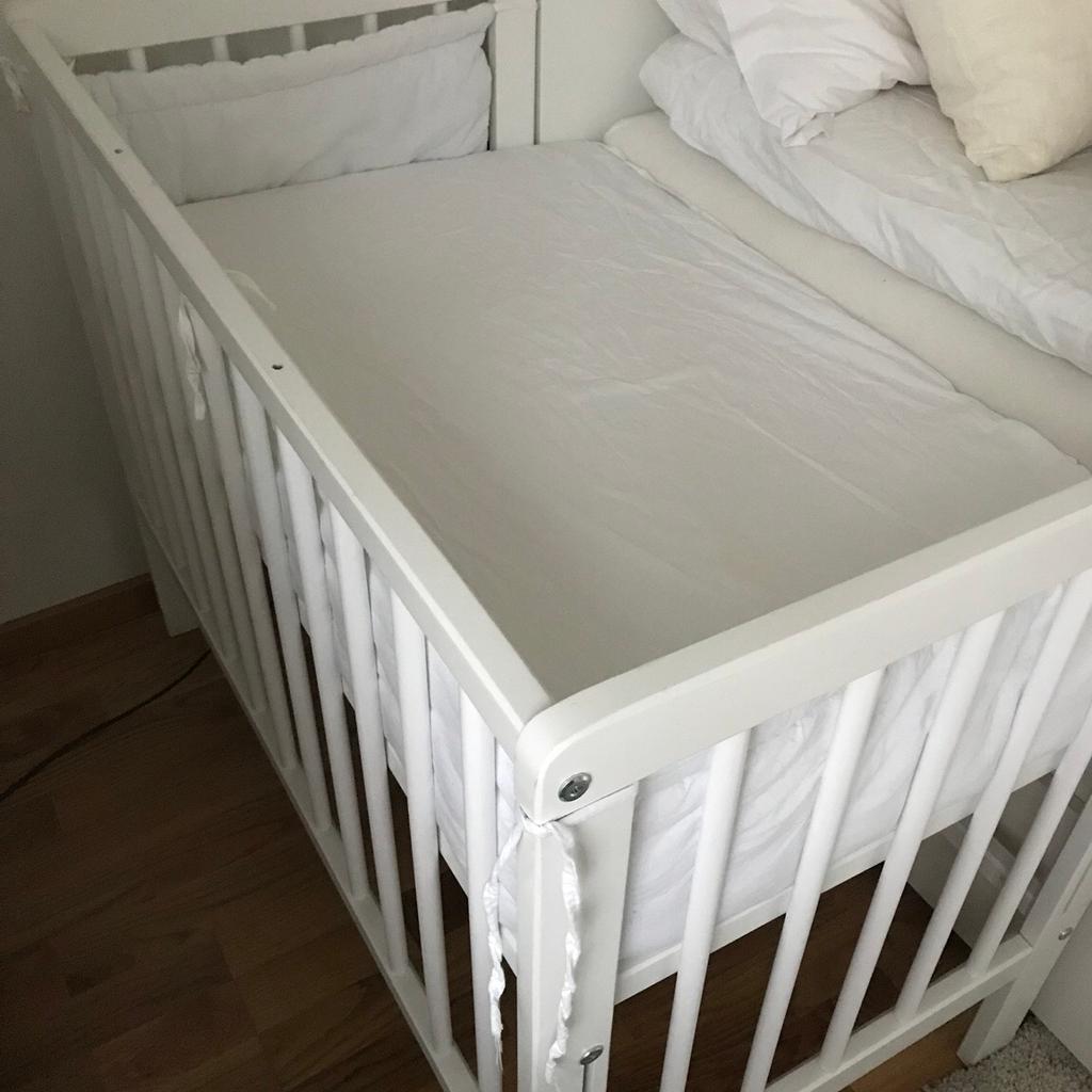 Bedside store crib spjälsäng