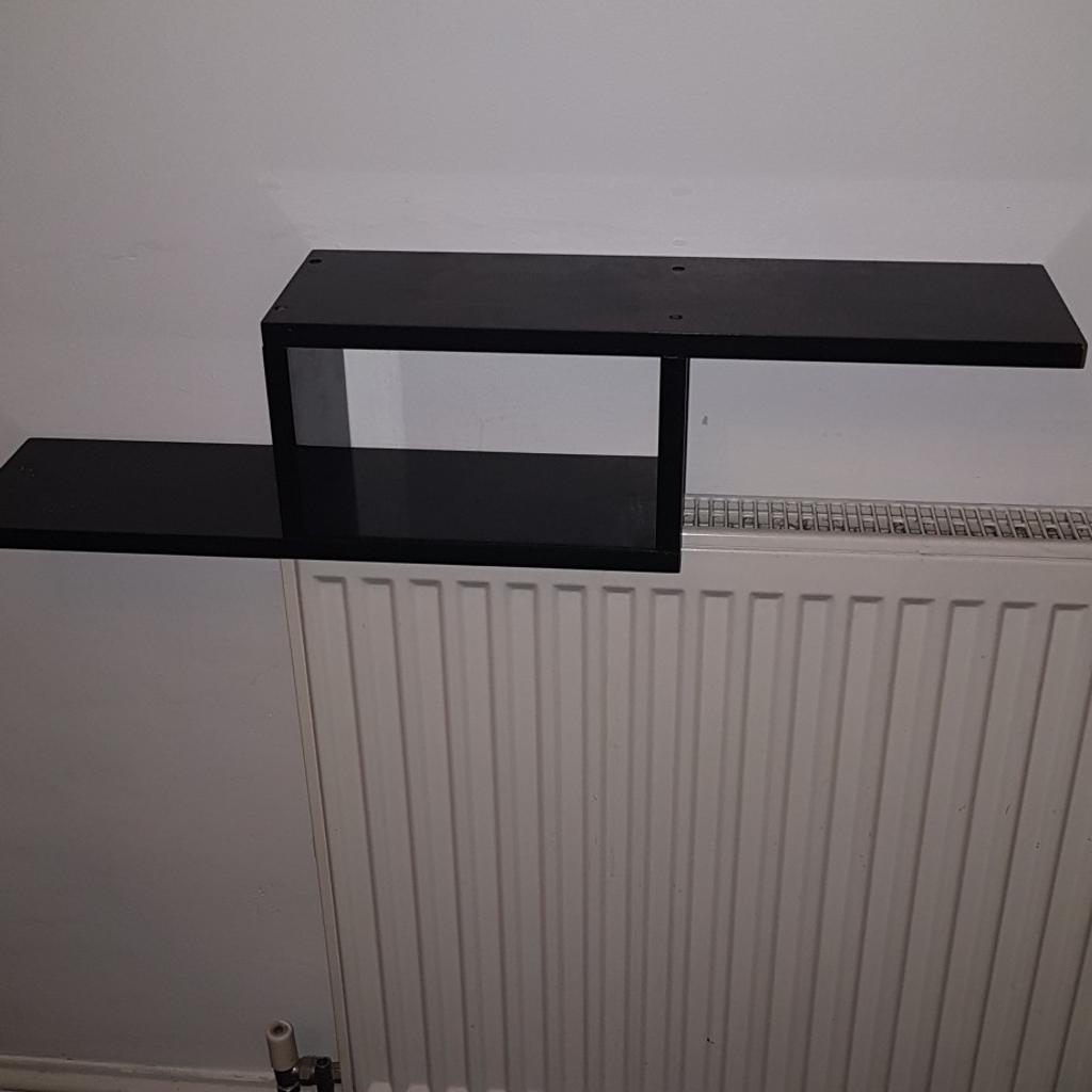 Black Gloss Floating Shelf in BB9 Brierfield für £ 5,00 zum Verkauf