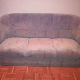 Verkaufe hier eine Couch mit 2 Sofasessel.
Zustand: Gebraucht aber in sehr gutem Zustand.

Nur Selbstabholung.