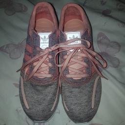 Adidas - Los Angeles
Sizd 5.5
Worn once, as you can see from condition of trainers and sole. No box

£25