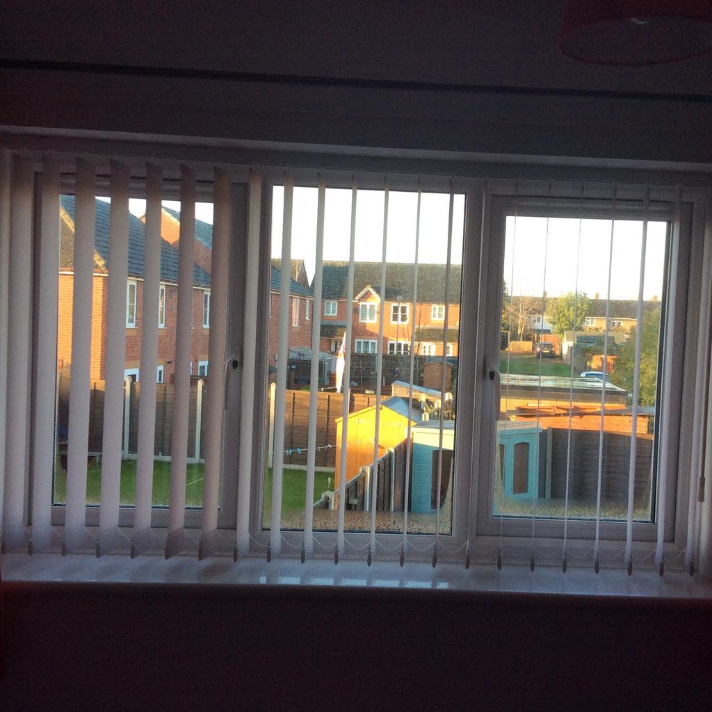 Vertical blinds in DY11 Kidderminster für £ 40,00 zum Verkauf Shpock AT