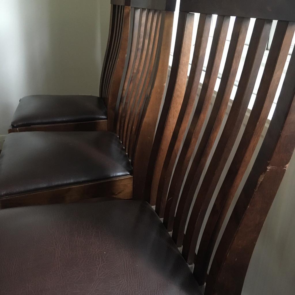 Laura Ashley Garrat Dining Table and 4 Chairs in TW16Thames für 200,00