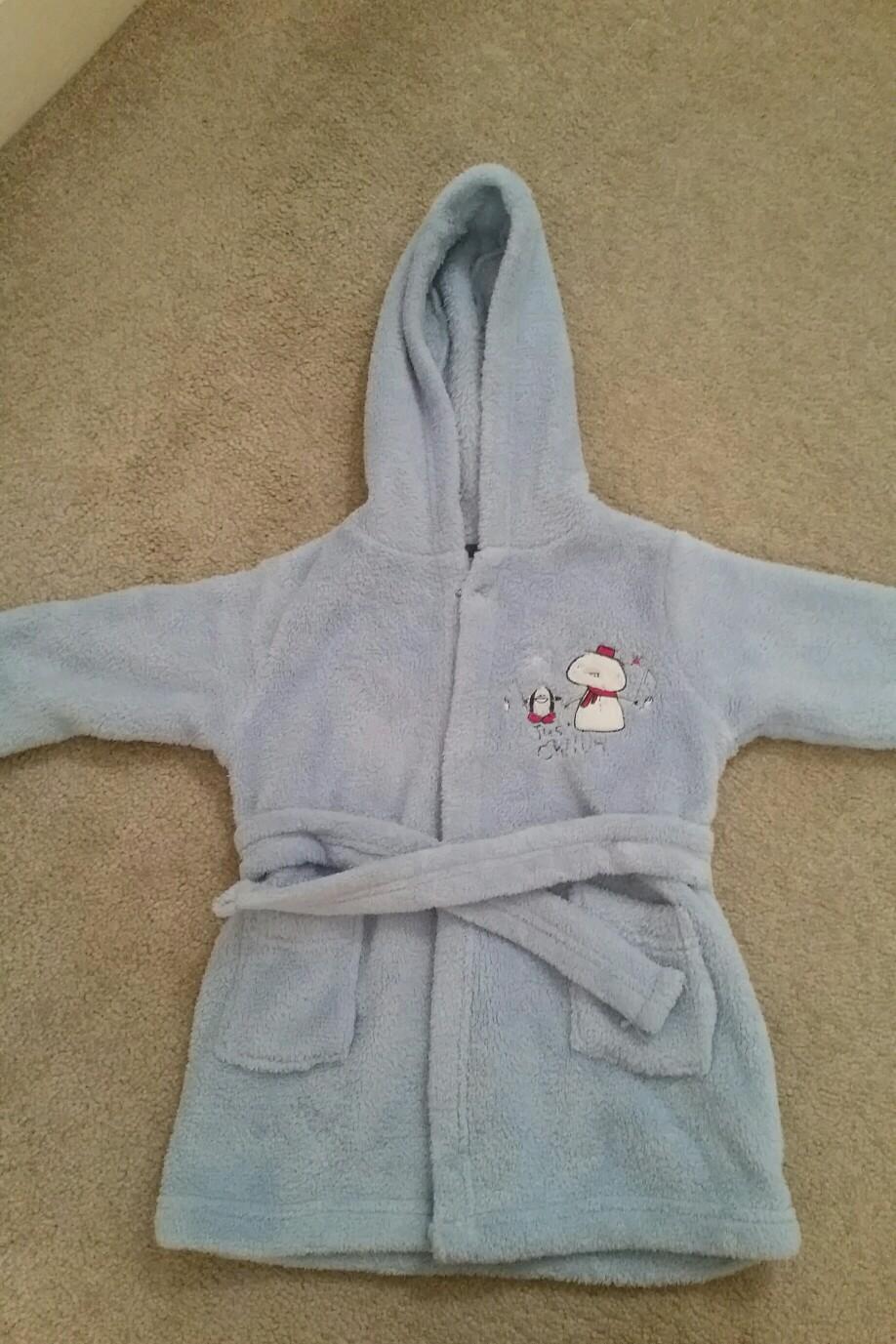 69 months baby boy dressing gown in B71 Sandwell für £ 1,00 zum