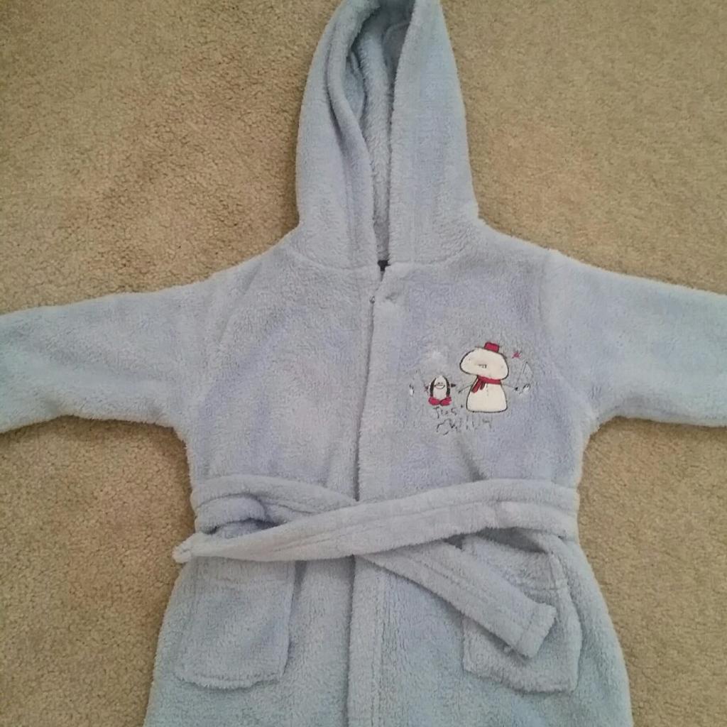 69 months baby boy dressing gown in B71 Sandwell für 1,00 £ zum