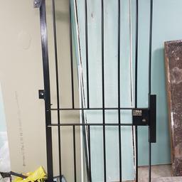 B&G Security Gate, in very very good condition.