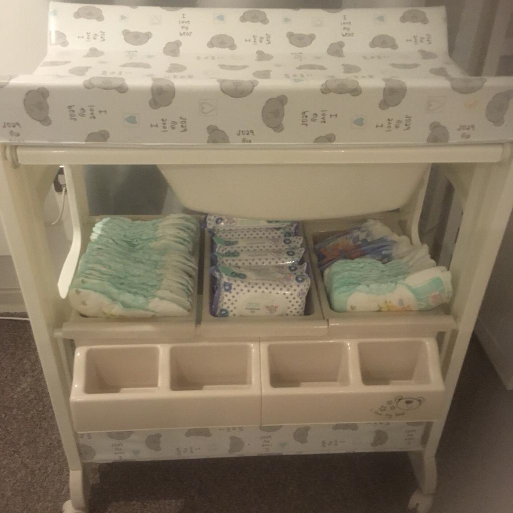 Baby changing unit with bath in L20 Bootle für 25,00 £ zum Verkauf
