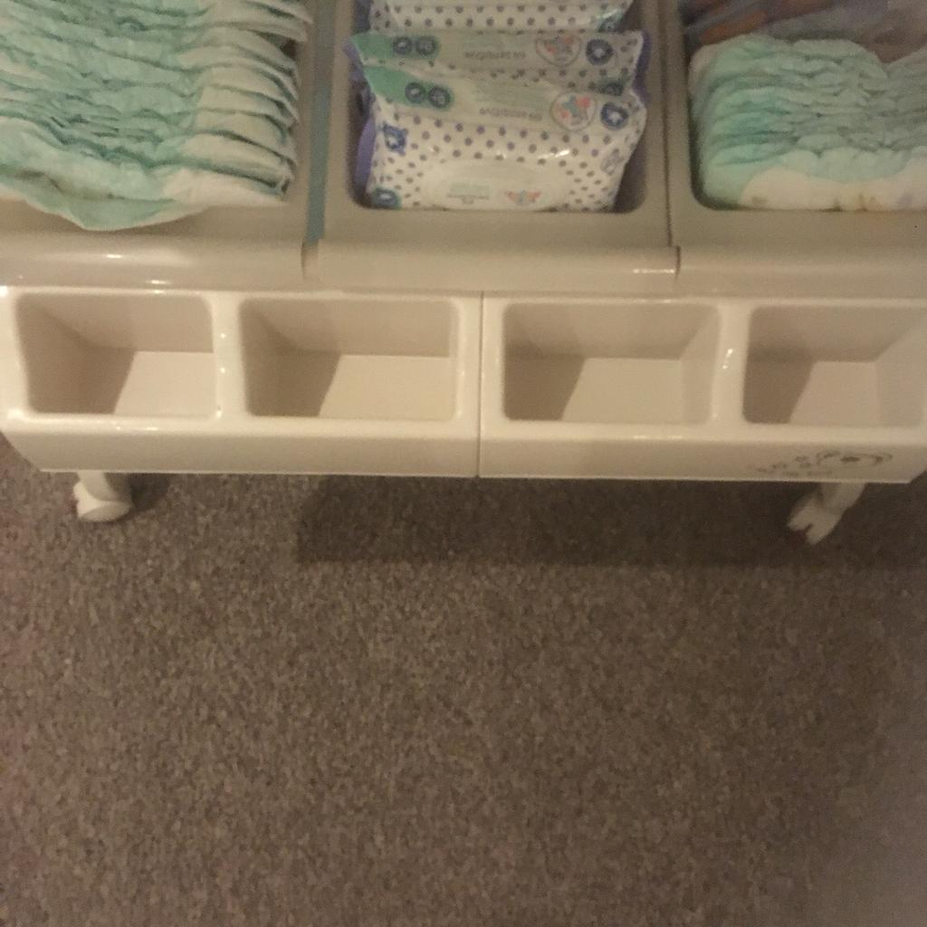 Baby changing unit with bath in L20 Bootle für 25,00 £ zum Verkauf