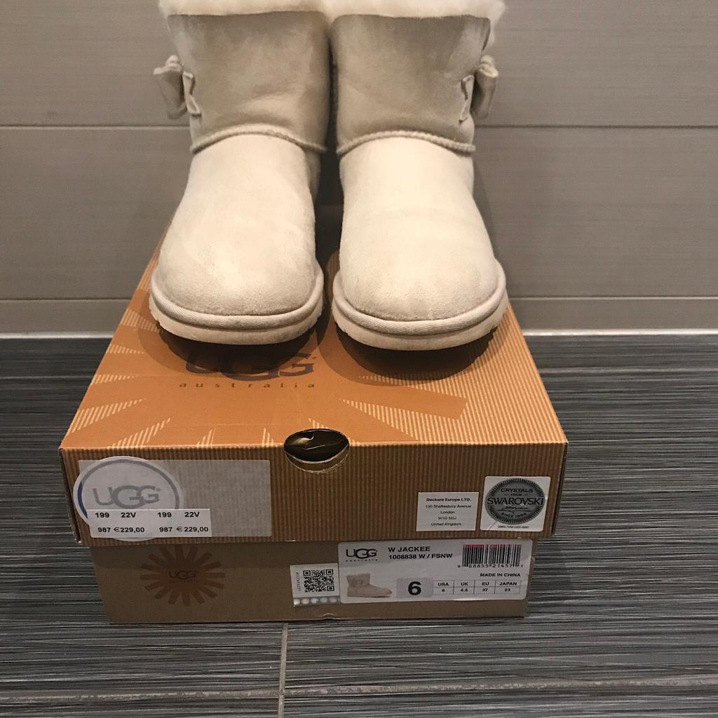 Ugg mit swarovski on sale schleife