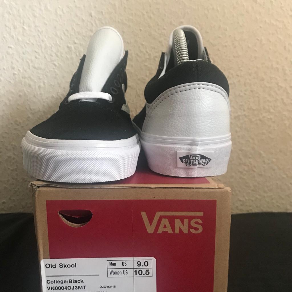 Vans old hotsell skool foot locker