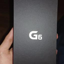 Hiermit verkaufe ich mein LG G6. Es wurde bisher nur ausgepackt und für eine Woche getestet. Das Gerät kommt mit Ladekabel(mit schnell-lade Netzteil), Kopfhörern und Bedienungsanleitung. Es ist in perfekter Kondition.
