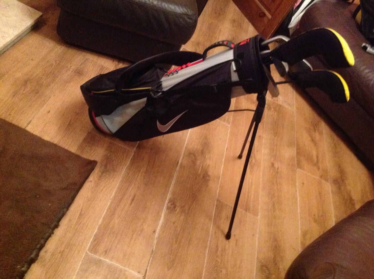 Nike Junior golf clubs in B77 Tamworth für 45,00 £ zum Verkauf Shpock DE