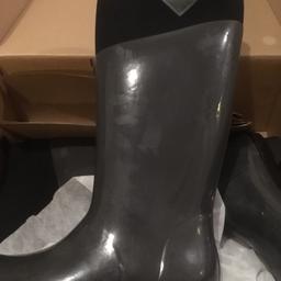 Brand new in box boots from the original muck boot company collection mk43