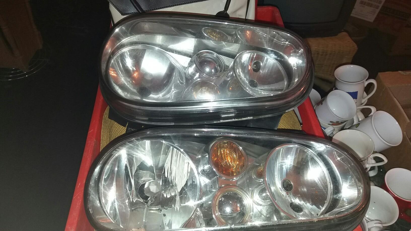 Scheinwerfer für 4er golf in 3340 Gemeinde Waidhofen an der Ybbs für 40,00 € zum Verkauf Shpock DE