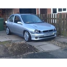 Vauxhall corsa B gsi kit with bad boy bonnet got metal jacking covers instead off the plastic ones which in my eyes are better as they screw in so can’t be pinched ( NO GRILL) everything is in mint condition 420