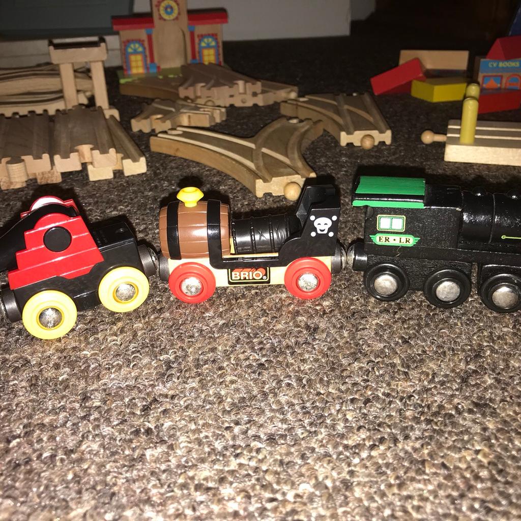 Wooden Train Set (over 150 pieces) in S65 Rotherham für £ 60,00 zum