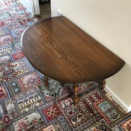 Solid wood coffee table, opens up and closes from both sides so can extend or collapse as needed.
Some scratches on top and side
Pick up only

Length 107cm
Width closed 43cm
Width fully extended 90cm
Hight 19cm
