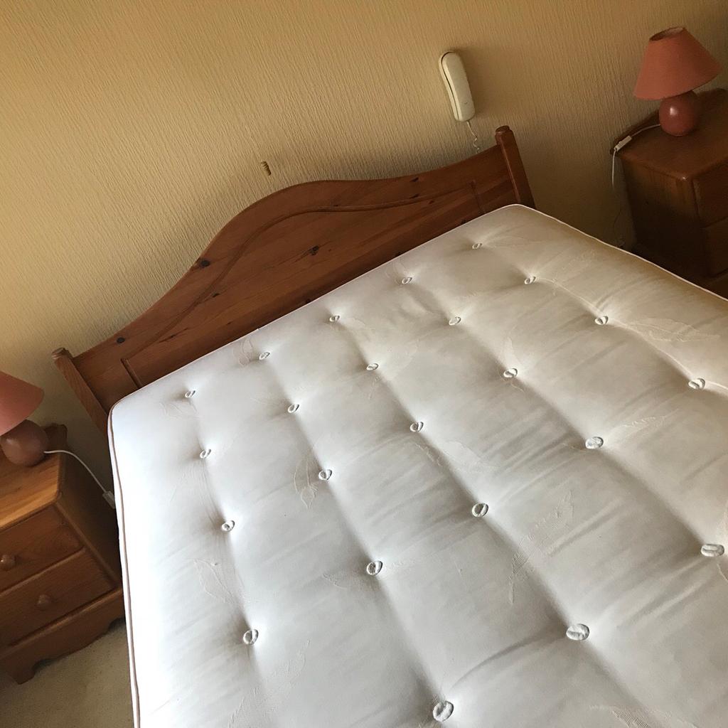 Oak double divan bed with mattress in HD1 Kirklees für £ 100,00 zum