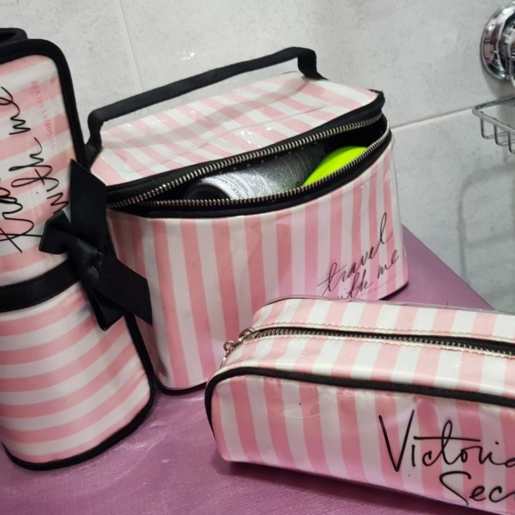 Set beauty case Victoria secret in 00137 Roma für 40,00 € zum Verkauf