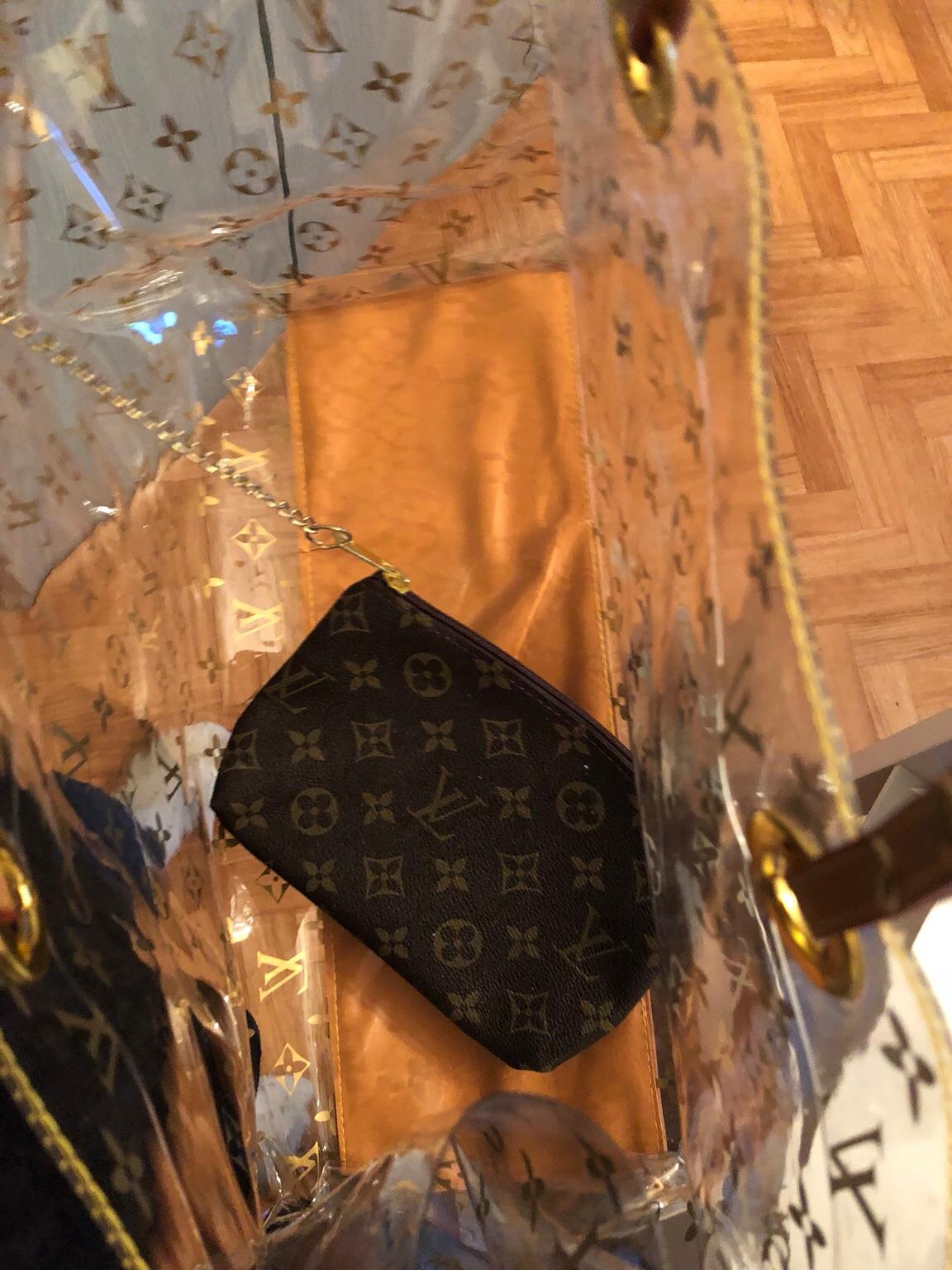 Louis Vuitton  Tasche transparent in 40223 Düsseldorf für 10,00