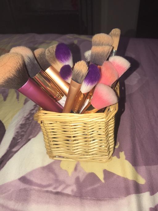 Buy & Sell Rusholme Manchester - Photos for Brush holder makeup