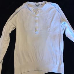 Men’s Ted Baker top in white, size 4

In excellent condition as only used a handful of times

From a non smoking and pet free household

Collection from Folkestone or Hythe