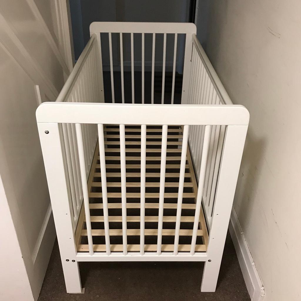 John Lewis baby cot Excellent condition in W3 Ealing für £ 50,00 zum