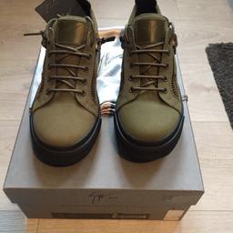 giuseppe zanotti canvas military green
U.K. Size 6
EU: 40
Never been worn brand new
Mint condition
Comes with dust bag x2