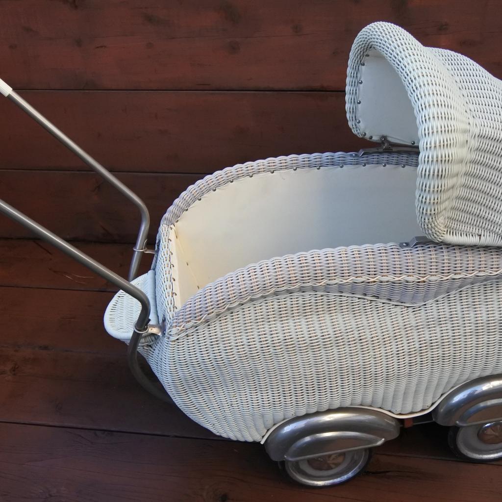 Antiker Korb Kinderwagen von ca.1950 in 88212 Ravensburg fr 120,00  zum  Verkauf | Shpock DE