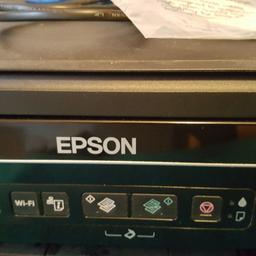 Epson Drucker und Scanner inklusive Farben und installierungs CD und Kabel