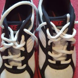 Wenig getragen in Nike-Schuhe.
Größe 35,5