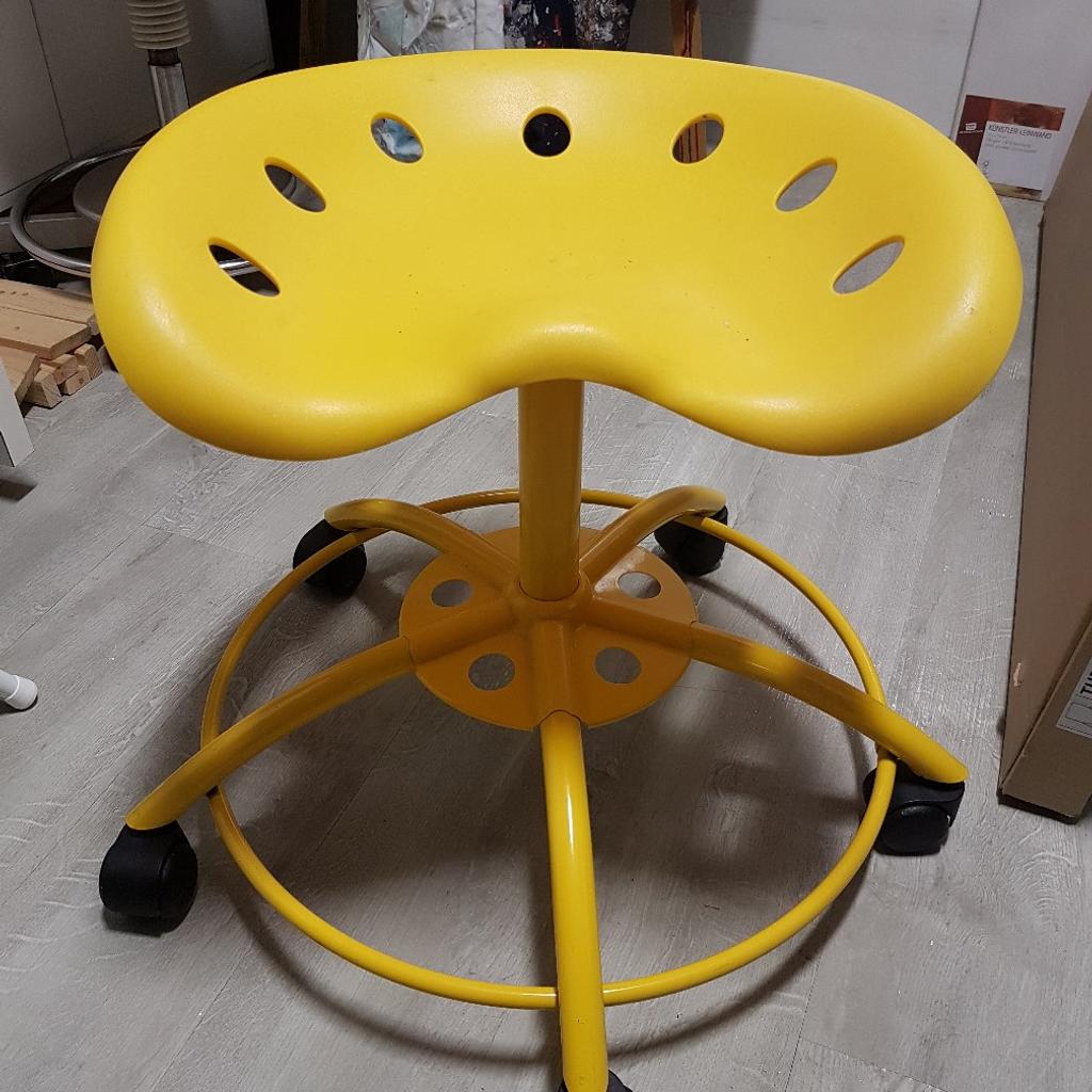 Hocker mit Rollen (Ikea) in 4651 StadlPaura für 20,00 € zum Verkauf