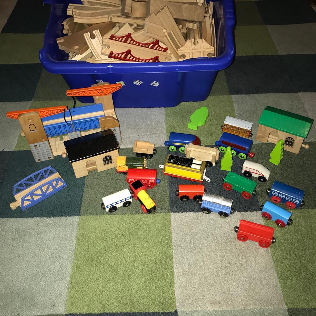 Wooden train set in CT19 Shepway für 25,00 £ zum Verkauf | Shpock DE