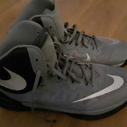 Vendo scarpe Nike basket per inutilizzo..
Nuove numero 42.