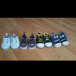 All in perfect condition.
White: 9/12 month
Brown: 0/3 month
Batman: 9/12 month
Dinosaur: 3/6 month

Collection only