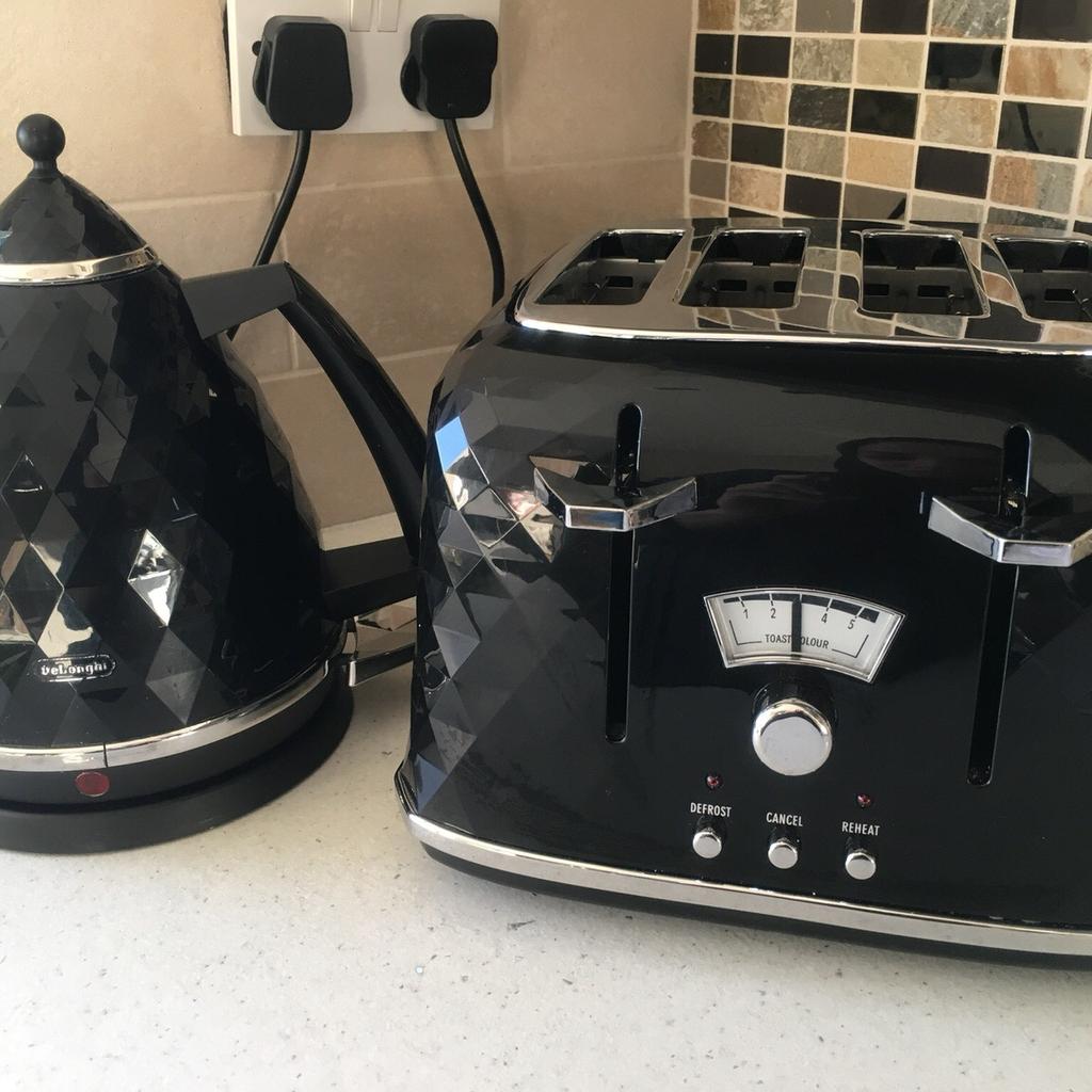 Delonghi Kettle and Toaster in BB2 Blackburn für 50,00 £ zum Verkauf ...