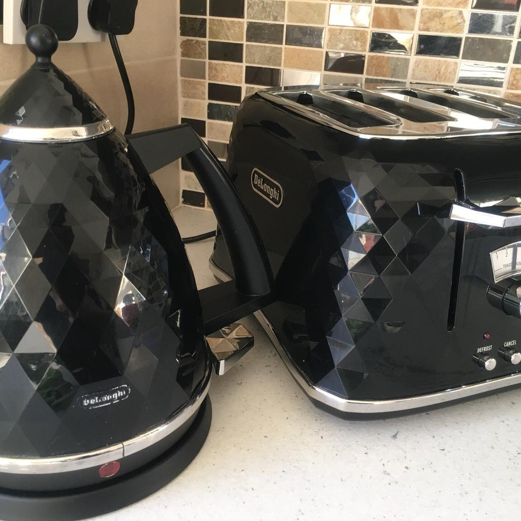 Delonghi Kettle and Toaster in BB2 Blackburn für 50,00 £ zum Verkauf ...