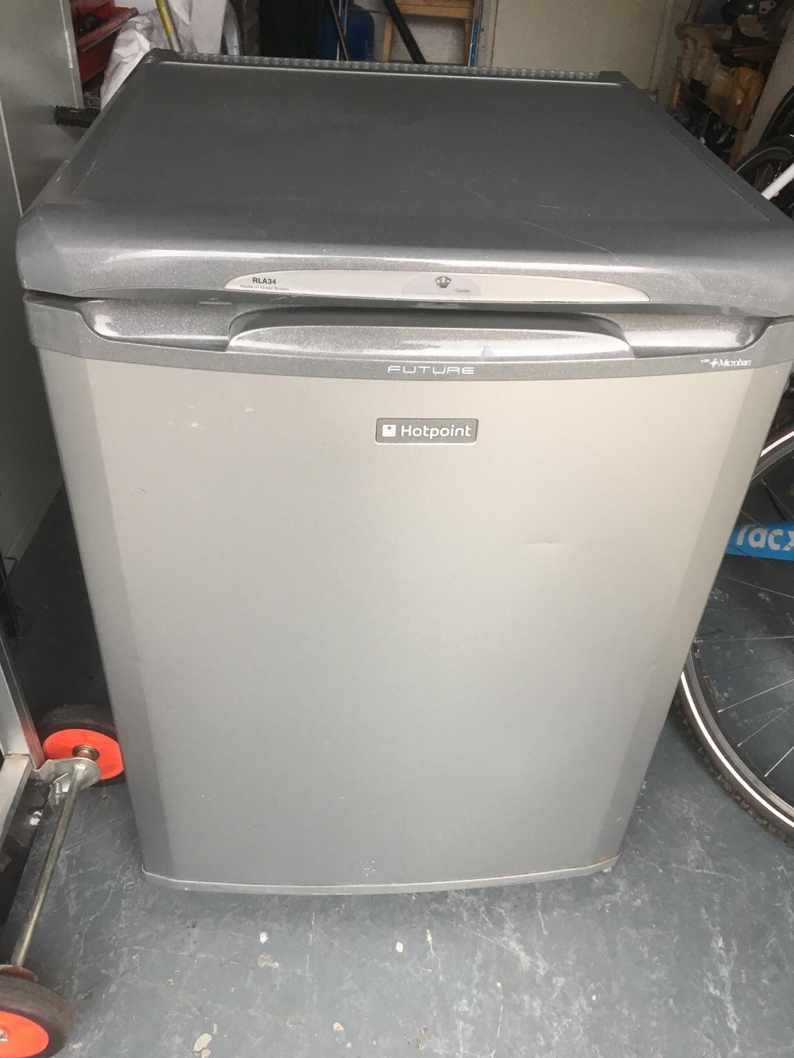 Hotpoint future undercounter silver fridge in Enderby für £ 45,00 zum ...