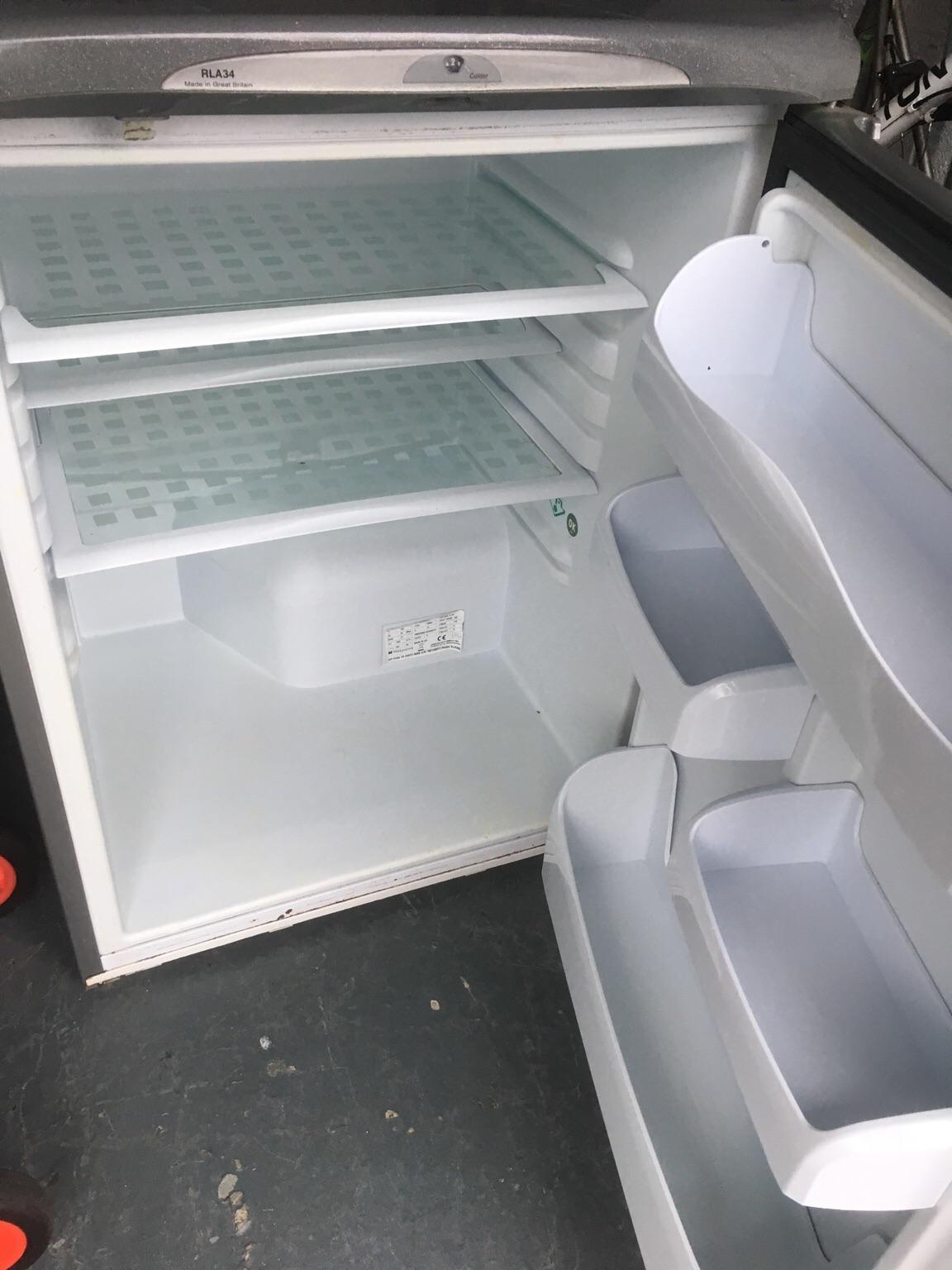 Hotpoint future undercounter silver fridge in Enderby für £ 45,00 zum ...