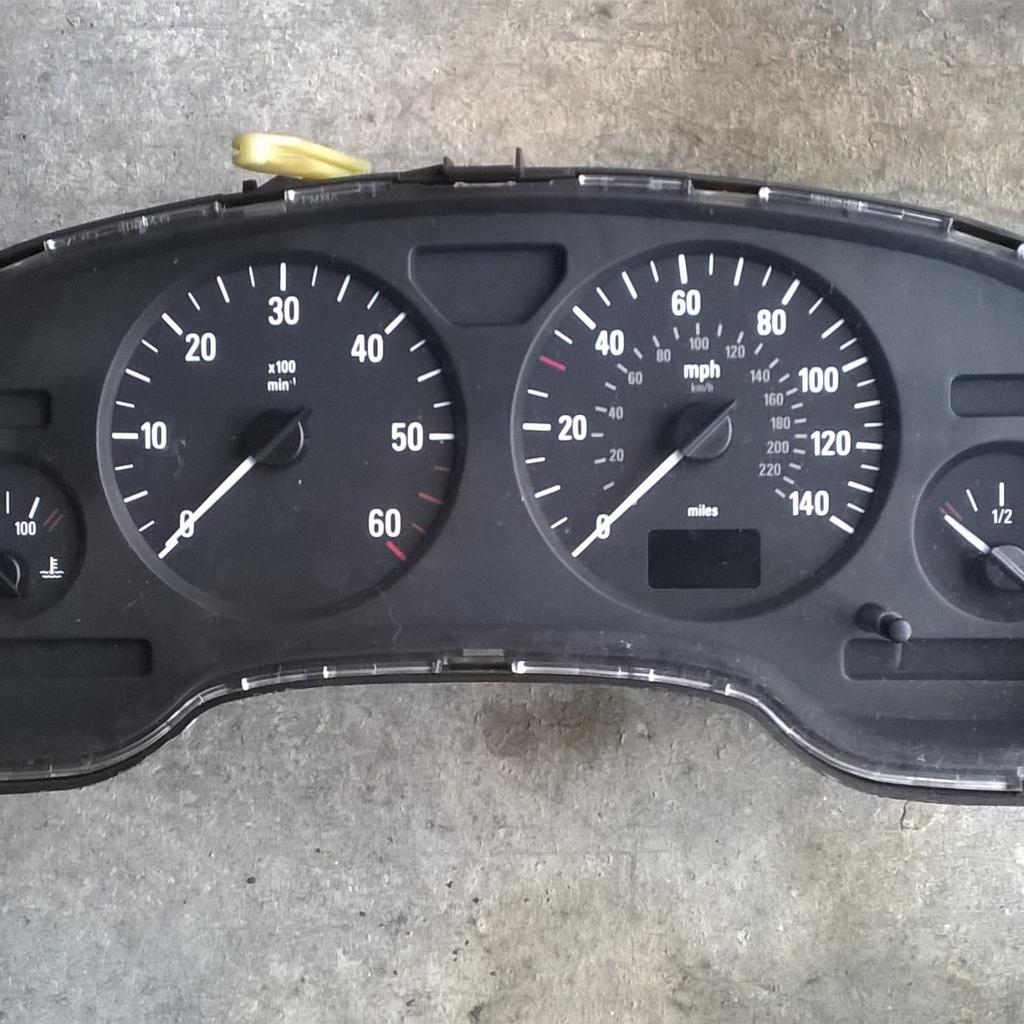 Instrument cluster for Astra MK4, 1.7DTI in OX26 Cherwell für 10,00