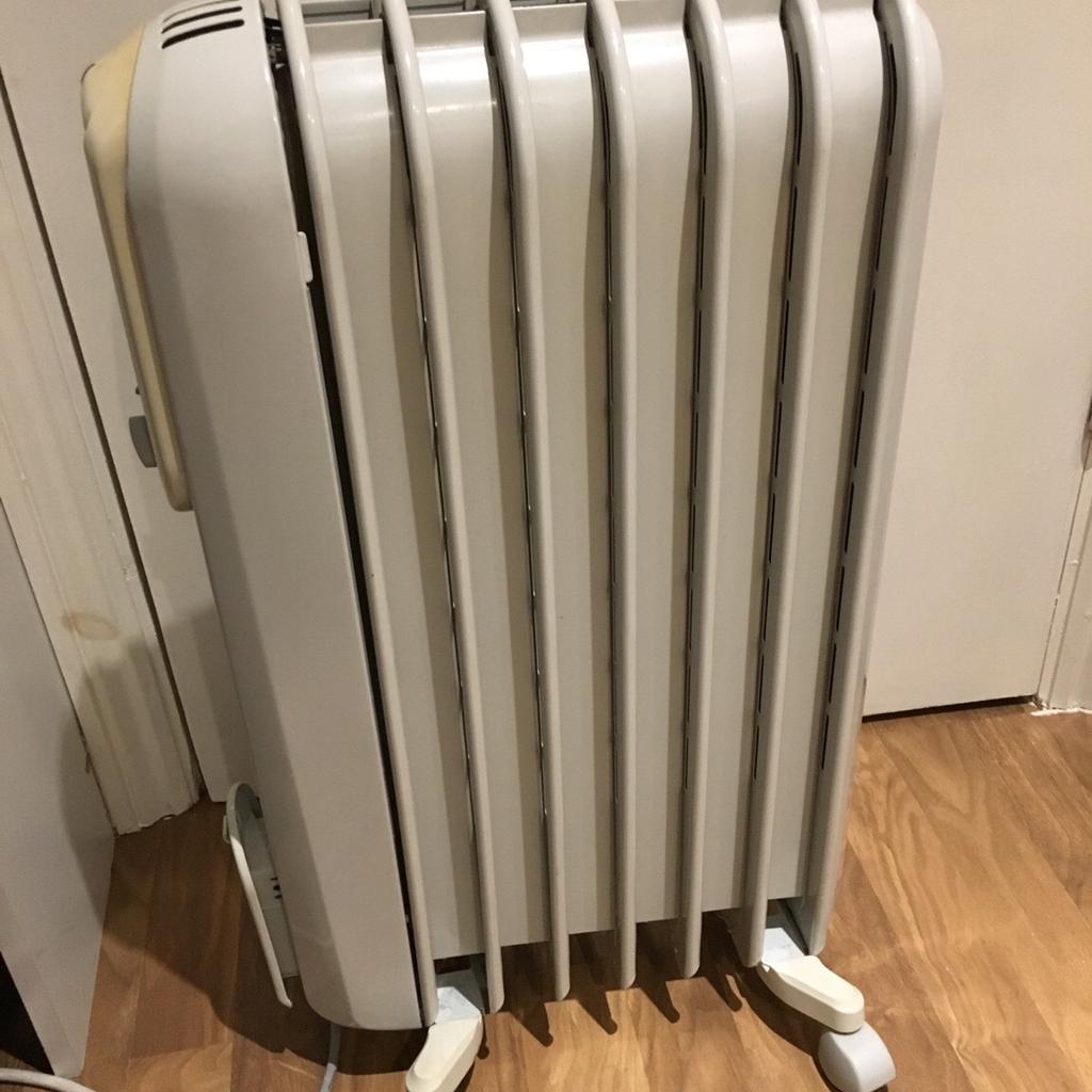 DeLonghi Vento V550715 Oil Filled Radiator in NW6 Camden for £40.00 for