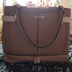 Good condition, doesn't have the long strap with it, can post for extra