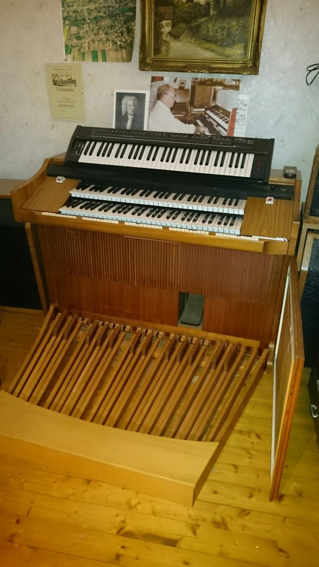 Dr. Böhm Orgel, midifiziert......... in 67551 Weinsheim für € 150,00