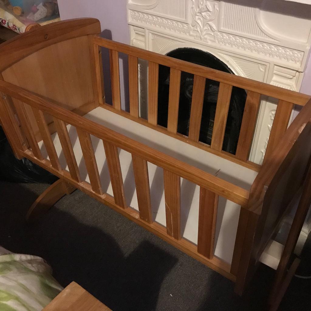 Winnie the pooh swinging crib sale