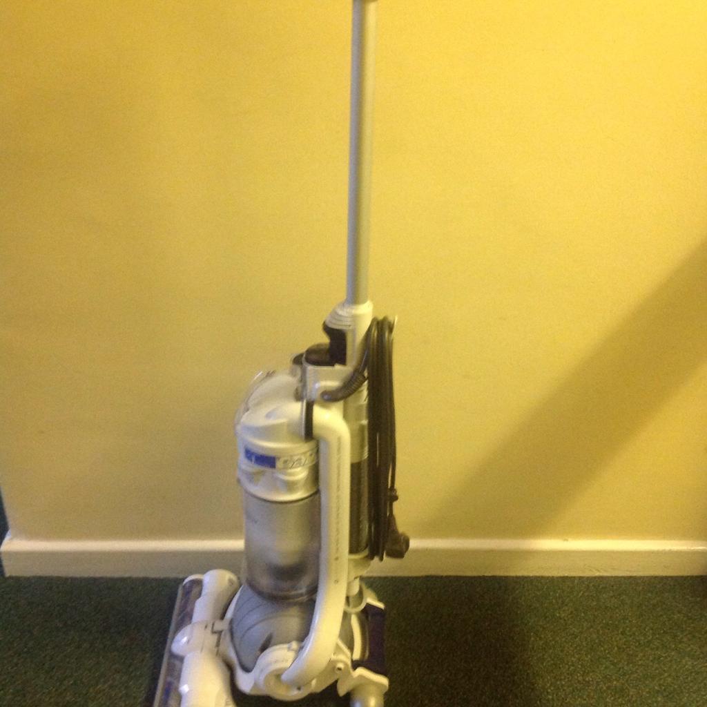 DYSON DC24 BALL LIGHTWEIGHT VACUUM CLEANER in LS29 Bradford für £ 85,00 zum Verkauf Shpock AT