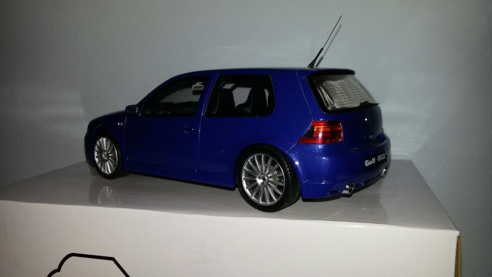 Miniature Golf IV R32 - Échelle 1/18 - Neuve En Boîte