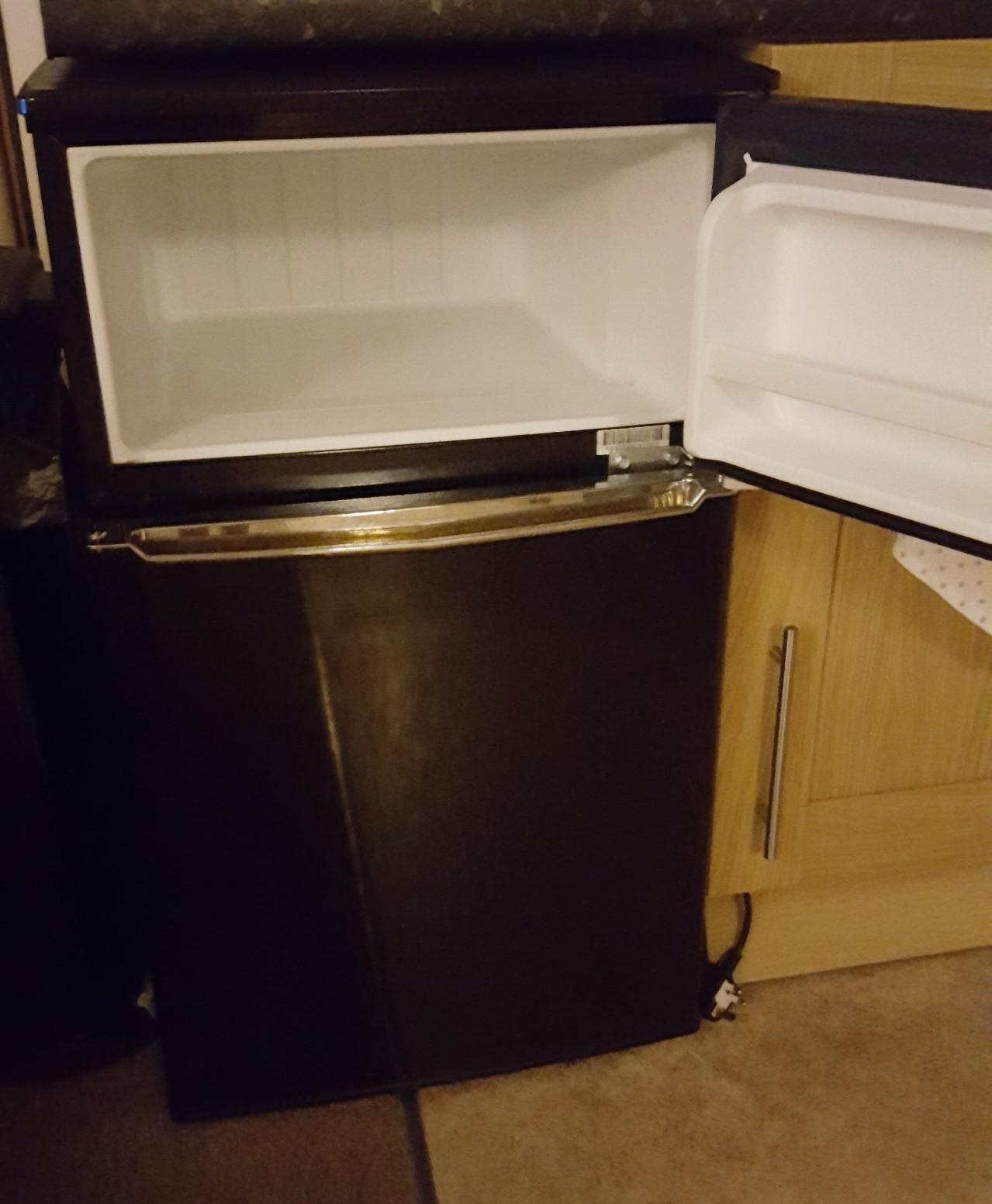 Russell Hobbs Under counter Fridge/Freezer in Worthing für 50,00 £ zum