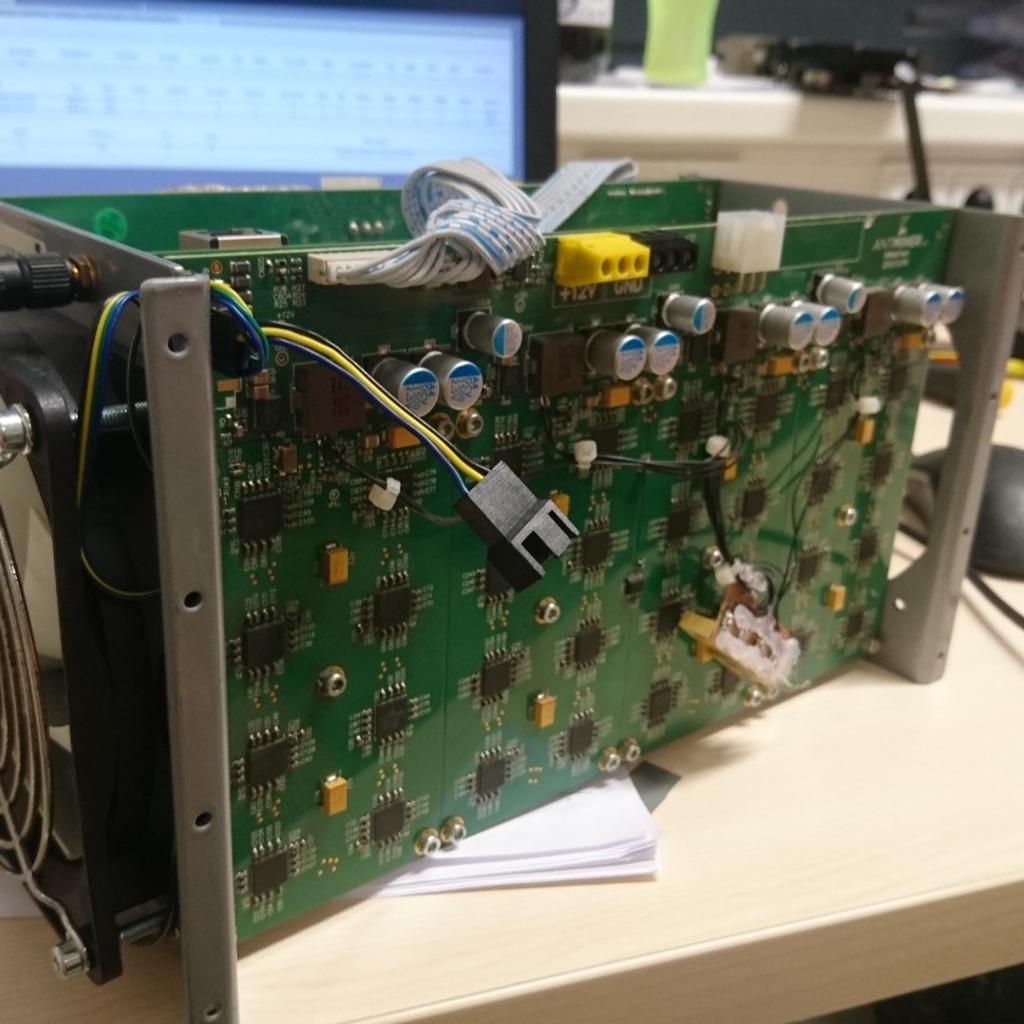 Antminer S1 Mining rig in 7000 Eisenstadt for €140.00 for sale | Shpock