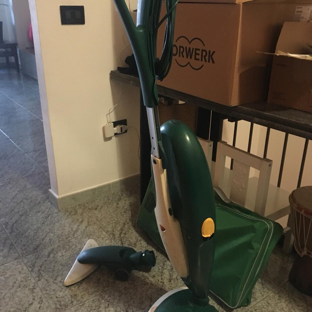 Folletto Vorwerk VK135 in 20162 Milano für € 170,00 zum Verkauf