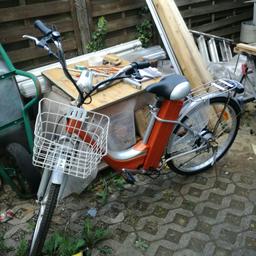 Hallo , verkaufe gebrauchte elektro bike , leider ist akku kaputt und muss ausgetauscht werden, aus platz mangeln muss schnell weg haben deswegen auch günstige PREIS. Das bike befindet sich bei Freiburg (March).