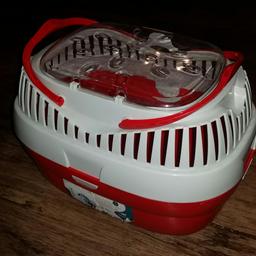 Small animal pet carrier. Ideal for small rabbit or guinea pig.